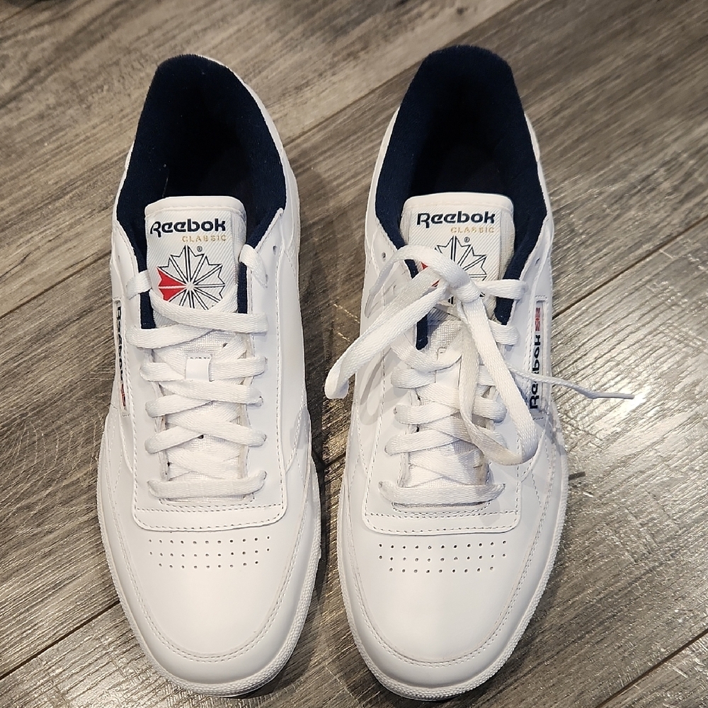 Like New Condition Reebok Classic J95709 White Men's Sneakers sz 8 Wide 2E